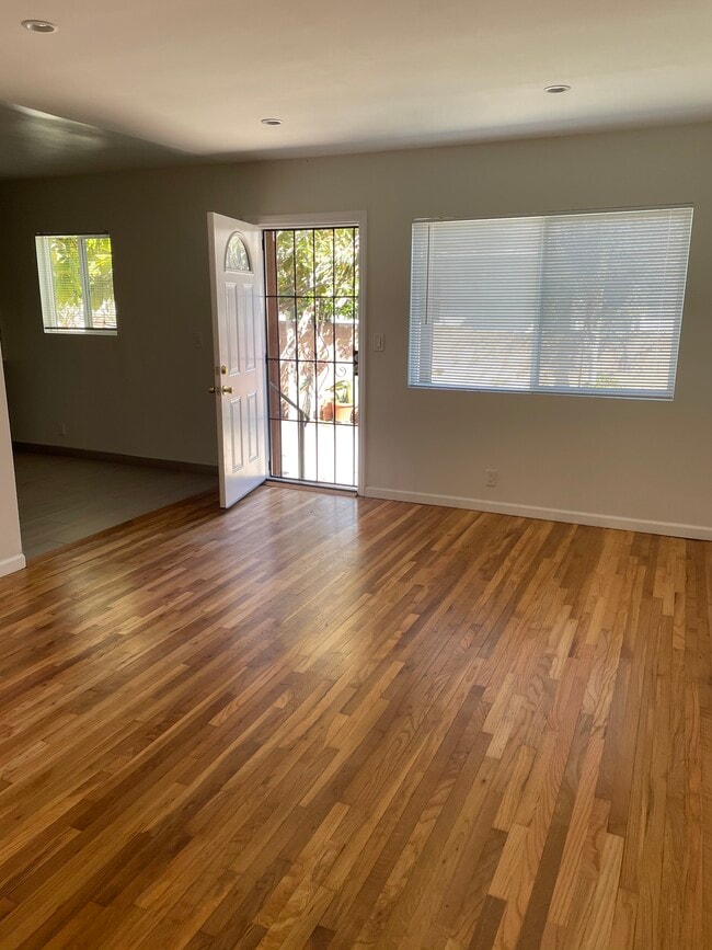 1842 22nd St, Unit 1 in Santa Monica, CA - Foto de edificio - Building Photo