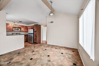 10055 E Mountain View Rd in Scottsdale, AZ - Building Photo - Building Photo