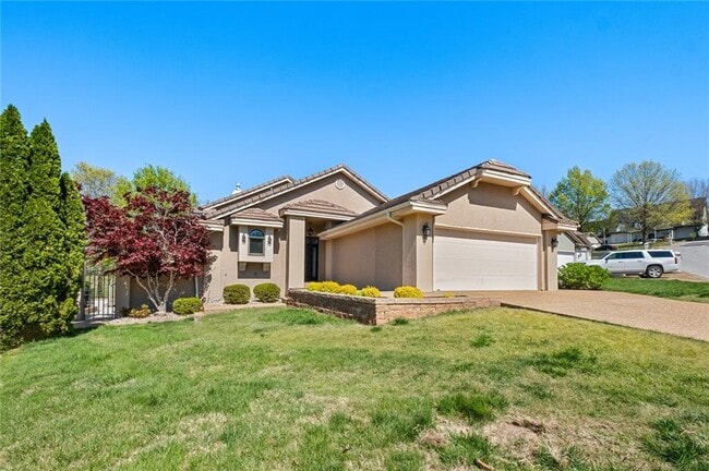 property at 9 W Augusta Ct