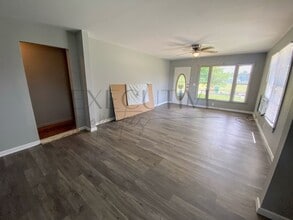 109 W Hebert Rd in Lake Charles, LA - Building Photo - Building Photo