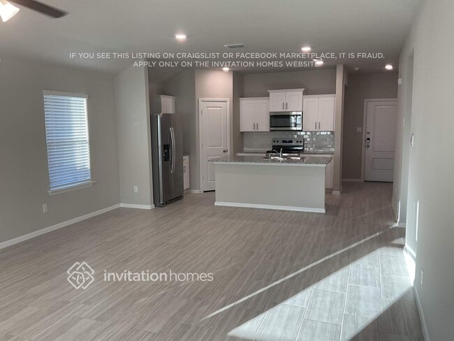 417 Kaufman Dr in Azle, TX - Foto de edificio - Building Photo