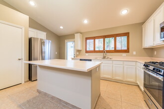 8800 Big Bear Pines Ave in Las Vegas, NV - Building Photo - Building Photo