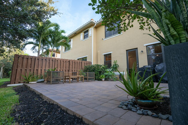 12175 Vaquero Trails Dr in Davie, FL - Building Photo - Building Photo