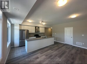 70 Thatcher Dr in Guelph, ON - Building Photo - Building Photo