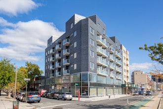 8105 Queens Blvd in Elmhurst, NY - Building Photo - Building Photo