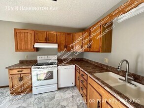704 N Harrington Ave in Sioux Falls, SD - Building Photo - Building Photo