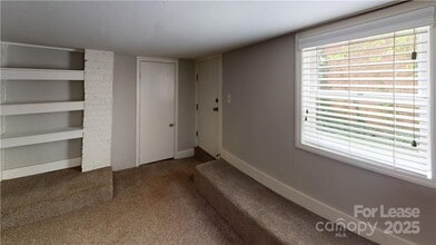 428 Hawthorne Ln in Charlotte, NC - Building Photo - Building Photo