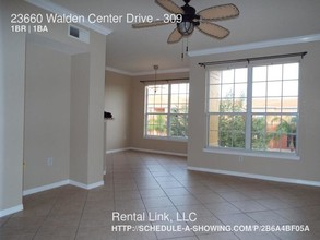 23660 Walden Center Dr in Bonita Springs, FL - Building Photo - Building Photo