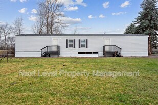 111 S Cedar Dr in Kalispell, MT - Building Photo