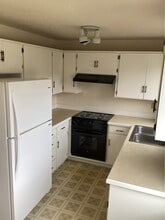 912 SW 11th St in Newport, OR - Building Photo - Building Photo