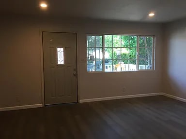 427 Mignot Ln in San Jose, CA - Foto de edificio - Building Photo