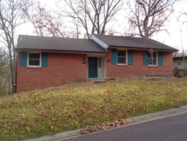 property at 1008 S Glenwood Ave
