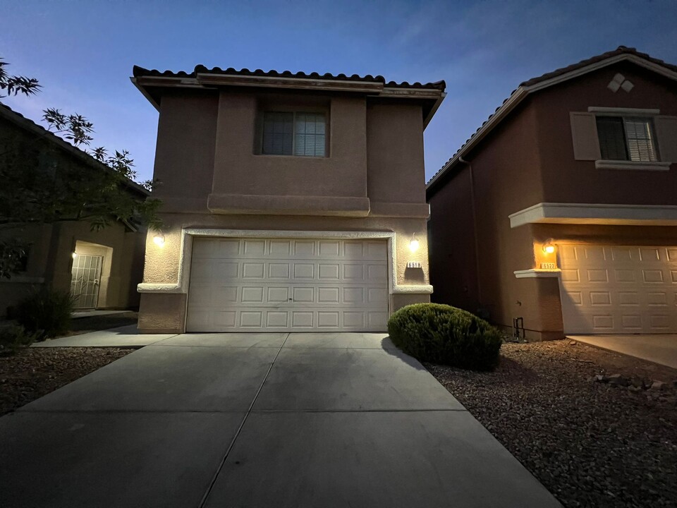 6518 Holyrod Park Ct in Las Vegas, NV - Building Photo