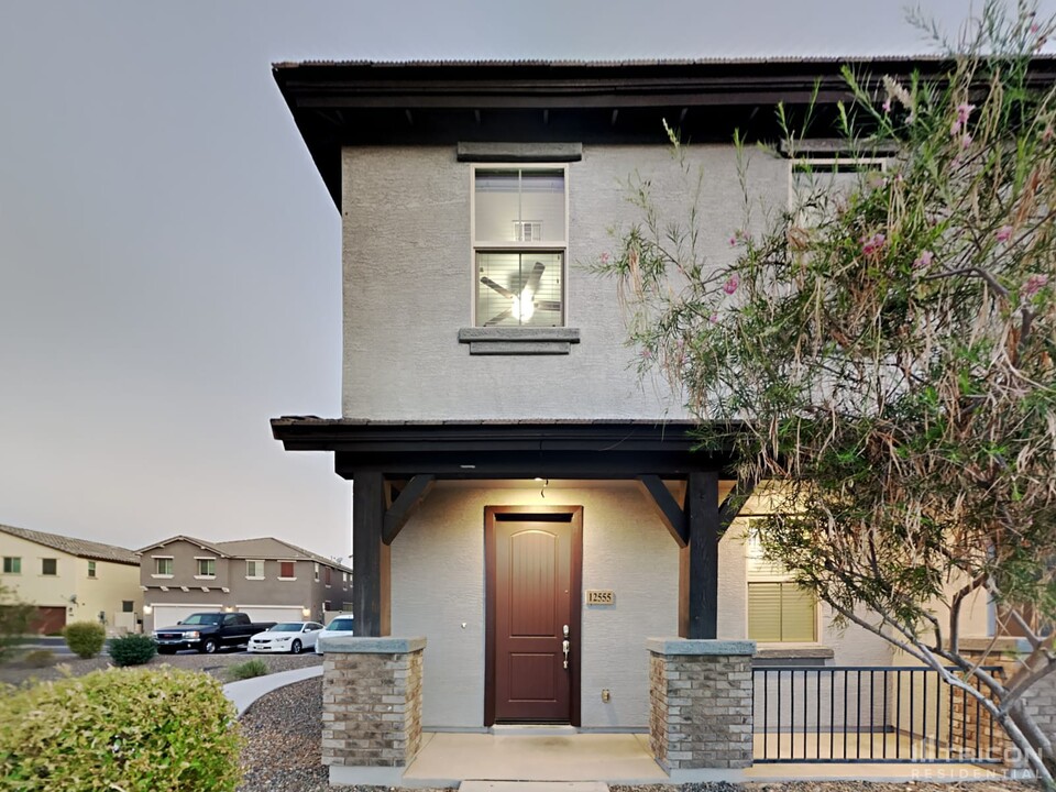 12555 W Hummingbird Terrace in Peoria, AZ - Building Photo