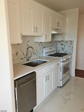 275 Prospect St, Unit 313 in East Orange, NJ - Building Photo - Building Photo