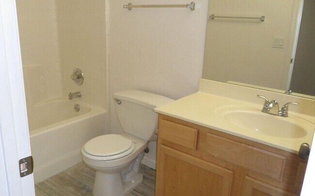 9144 W Michelle Dr in Peoria, AZ - Building Photo - Building Photo