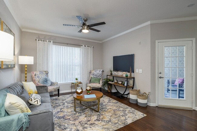 Crosswynde Apartments in Tampa, FL - Building Photo - Building Photo