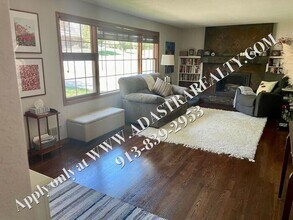 5141 Nieman Rd in Shawnee, KS - Building Photo - Building Photo