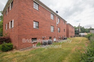 619 Gainsborough Rd in Dayton, OH - Building Photo - Building Photo