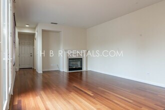 45 W Posada Ln in Mountain House, CA - Foto de edificio - Building Photo