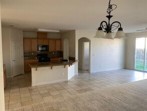 367 Noble Dr in Merced, CA - Building Photo - Building Photo