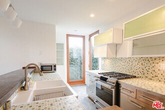 834 Indiana Ave in Los Angeles, CA - Building Photo - Building Photo