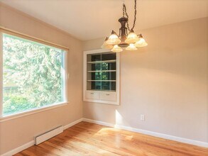 4821 N Greenwood Blvd in Spokane, WA - Foto de edificio - Building Photo