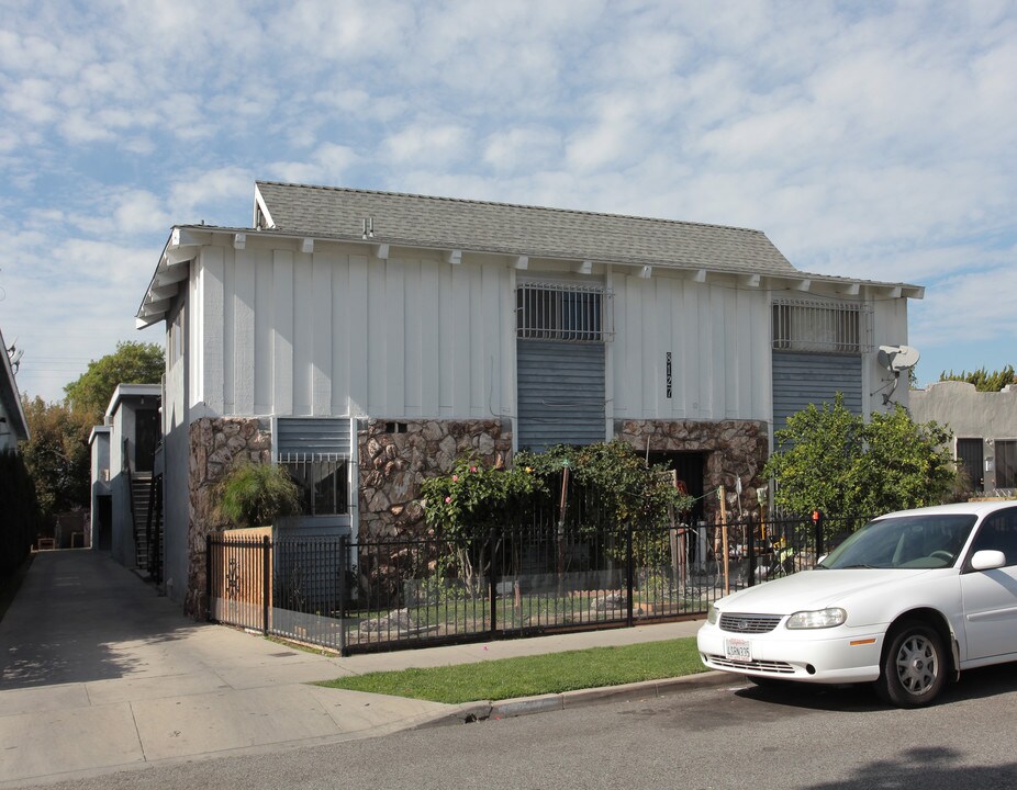 8127 Cypress Ave in South Gate, CA - Building Photo