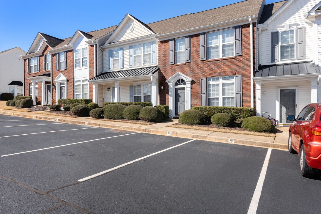 77 Spring Crossing Cir in Greer, SC - Foto de edificio