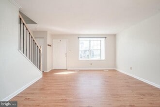 16 Ebbing Ct in Essex, MD - Building Photo - Building Photo