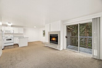 Sutter's Square in Everett, WA - Foto de edificio - Building Photo