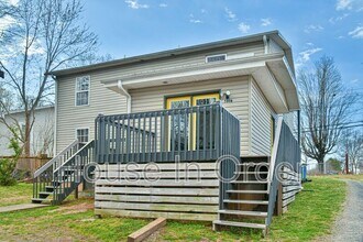 580 Fairview Rd in Asheville, NC - Building Photo - Building Photo