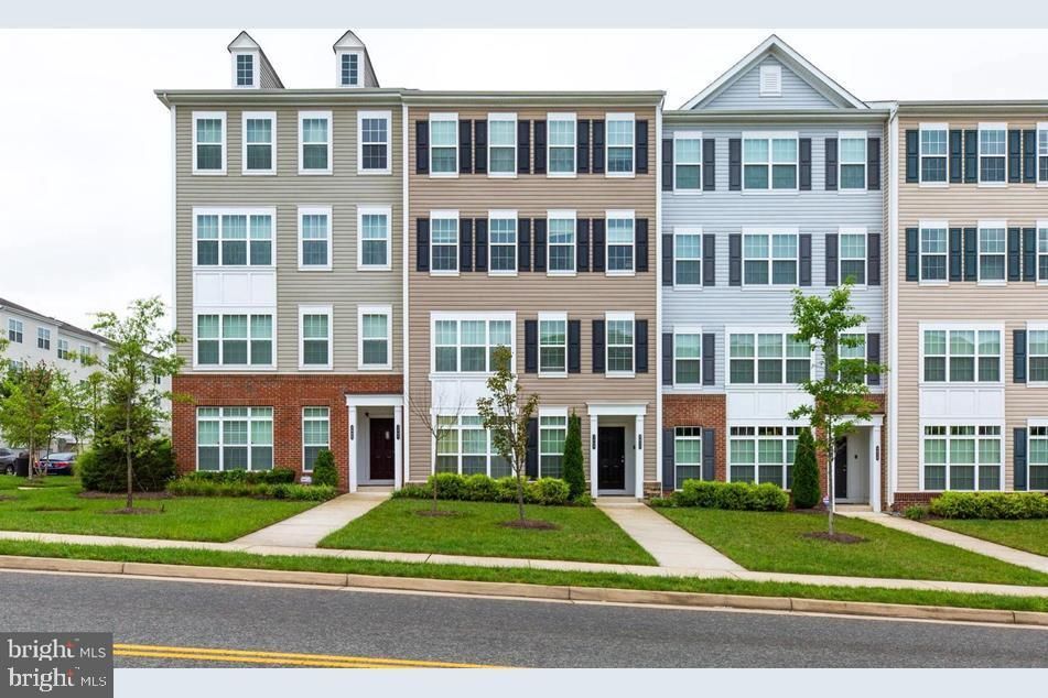 3009 Chesapeake Dr in Dumfries, VA - Building Photo