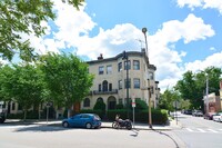 923 Beacon St, Unit 1 in Boston, MA - Foto de edificio - Building Photo