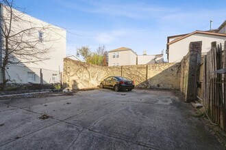 40 Beacon Ave in Jersey City, NJ - Building Photo - Building Photo