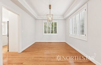 4927 Hastings Dr in Lake Oswego, OR - Building Photo - Building Photo