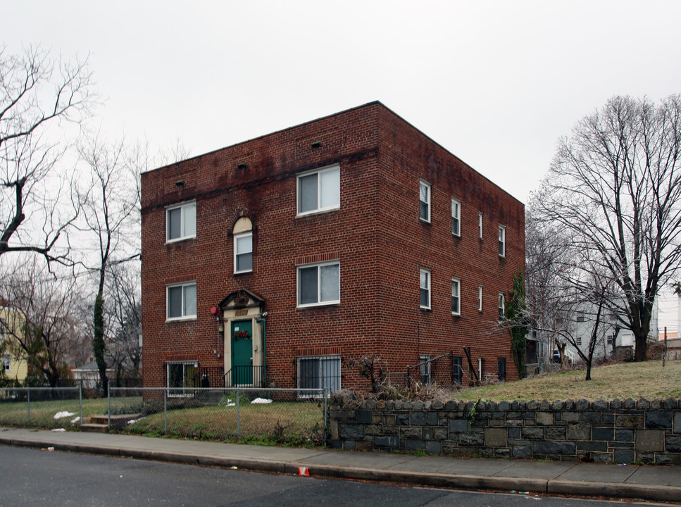 3366 Brothers Pl SE in Washington, DC - Foto de edificio