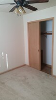 9230 W National Ave, Unit Roth Family in West Allis, WI - Building Photo