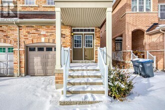 518 Coach Dr in Mississauga, ON - Building Photo - Building Photo