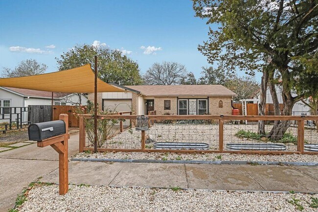 6109 Merriwood Dr in Austin, TX - Building Photo - Building Photo