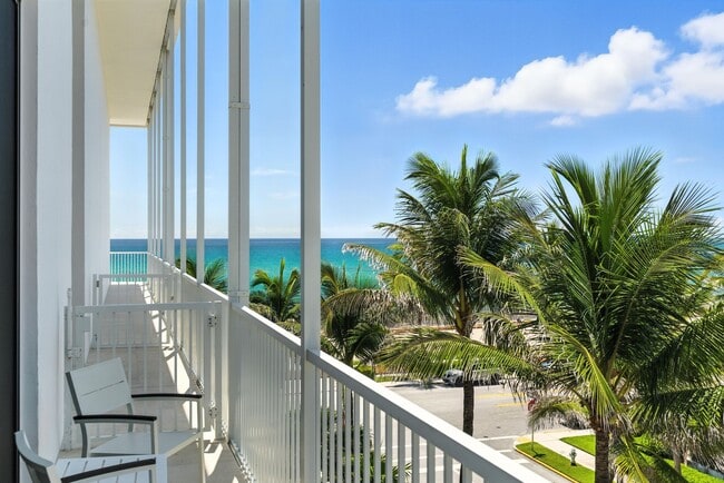 400 S Ocean Blvd in Palm Beach, FL - Building Photo - Building Photo