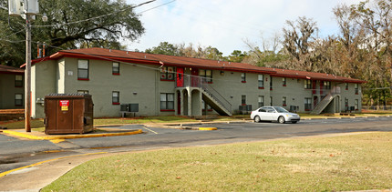 Magnolia Terrace Apartments in Tallahassee, FL - Foto de edificio - Building Photo