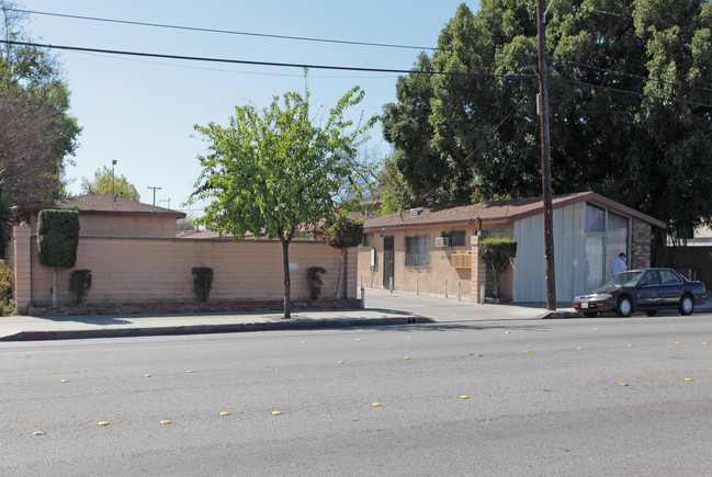 4636-4638 Florence Ave in Bell, CA - Building Photo - Building Photo