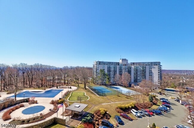 property at 2 Claridge Dr