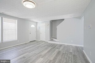 53 Victoria Manor Ct in Sicklerville, NJ - Building Photo