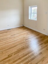 2318 N Southport Ave, Unit 2318-3R in Chicago, IL - Building Photo - Building Photo