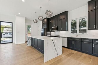 900 Haines Ave in Dallas, TX - Building Photo - Building Photo