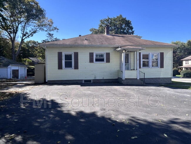 261 Boswell Ave in Norwich, CT - Building Photo - Building Photo