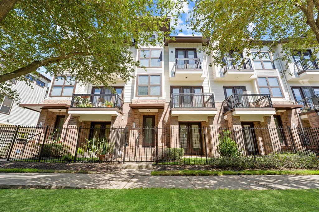 1326 Paige St in Houston, TX - Building Photo