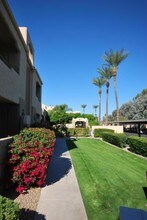 3845 E Greenway Rd-Unit -230 in Phoenix, AZ - Building Photo - Building Photo